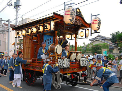 MIKOSHI TO DASHI, TRADISI JEPANG PADA SAAT MUSIM PANAS